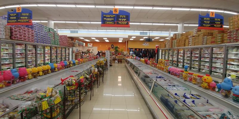 Why This World-Spanning Grocery Stop Stands Out