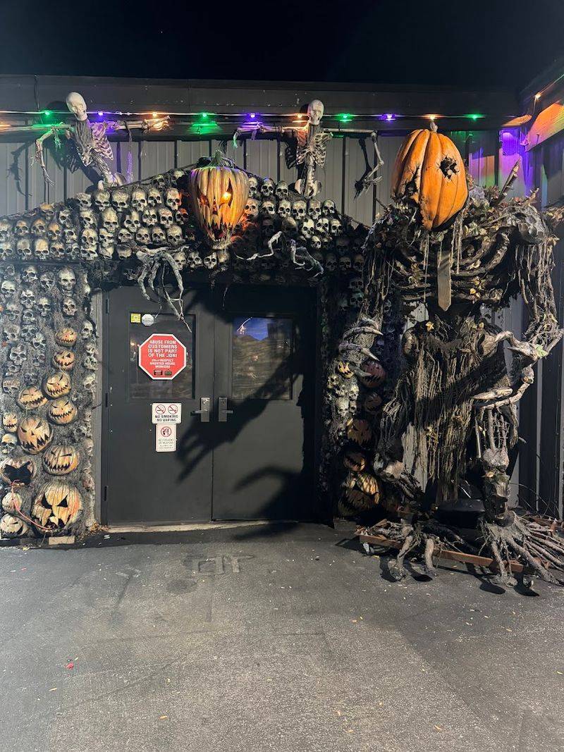 A Strip Mall Address Hiding Pure Nightmare Fuel in Illinois A Strip Mall Address Hiding Pure Nightmare Fuel in Illinois