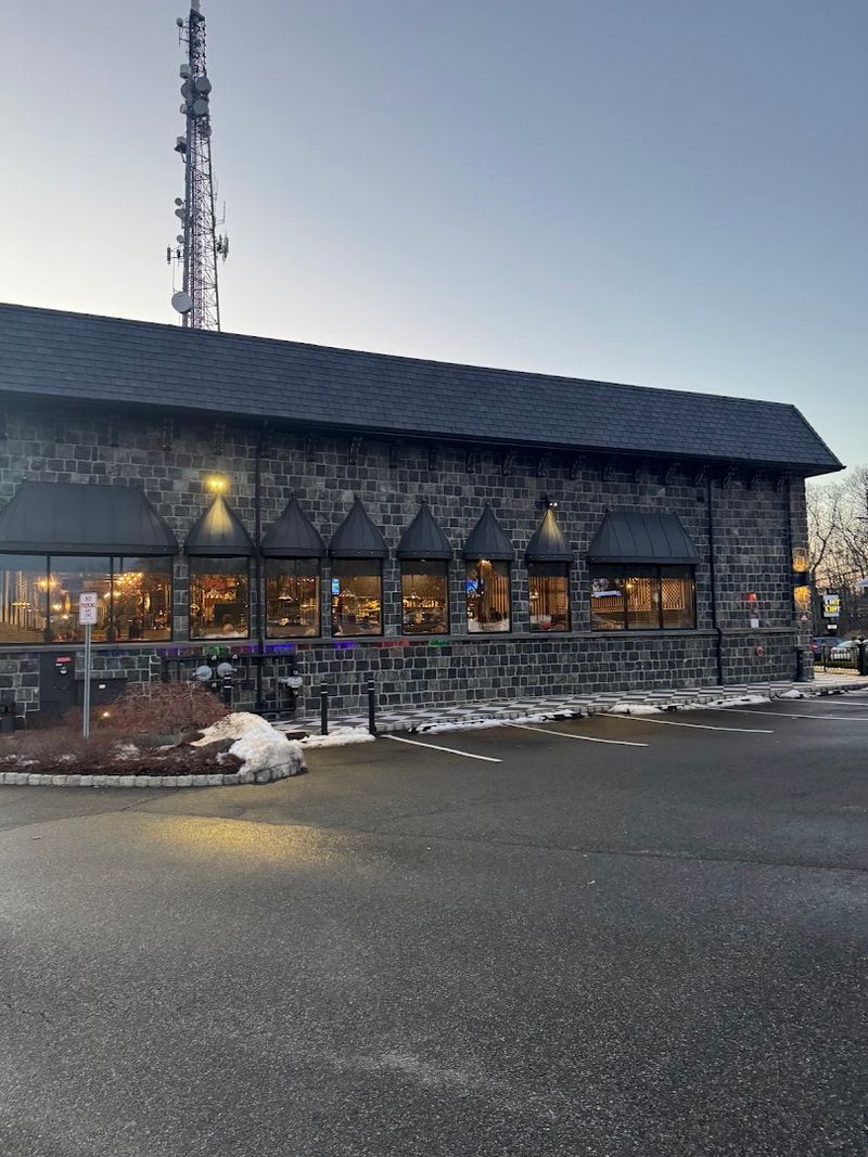 Easy Route 280 access and late hours make Chit Chat Diner a tempting road-trip stop Easy Route 280 access and late hours make Chit Chat Diner a tempting road-trip stop