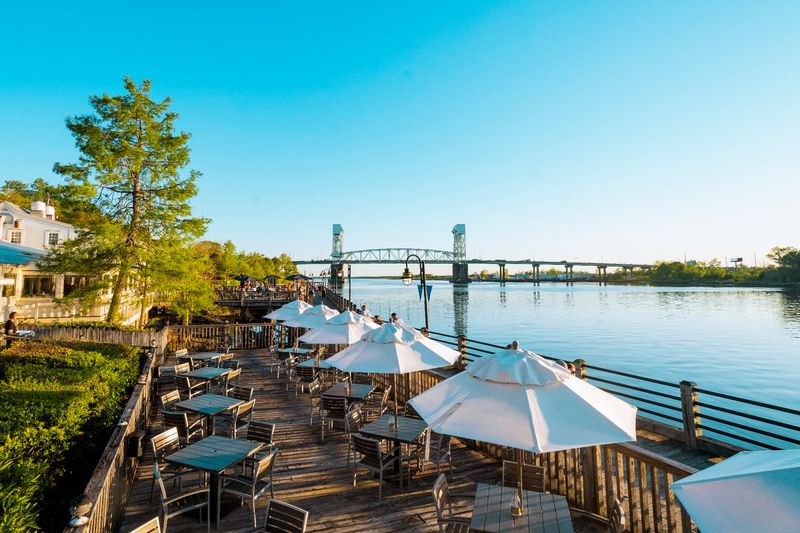 Elijah’s Oyster & Fish Camp