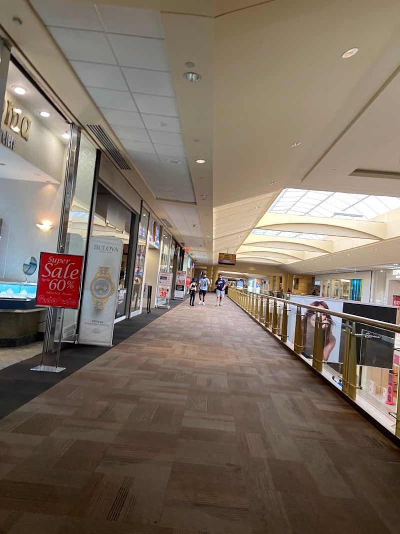 Empty Storefronts and Quiet Corridors Give the Mall Its Abandoned Museum Mood