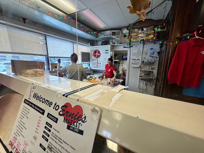Ernie’s Market, Oak Park