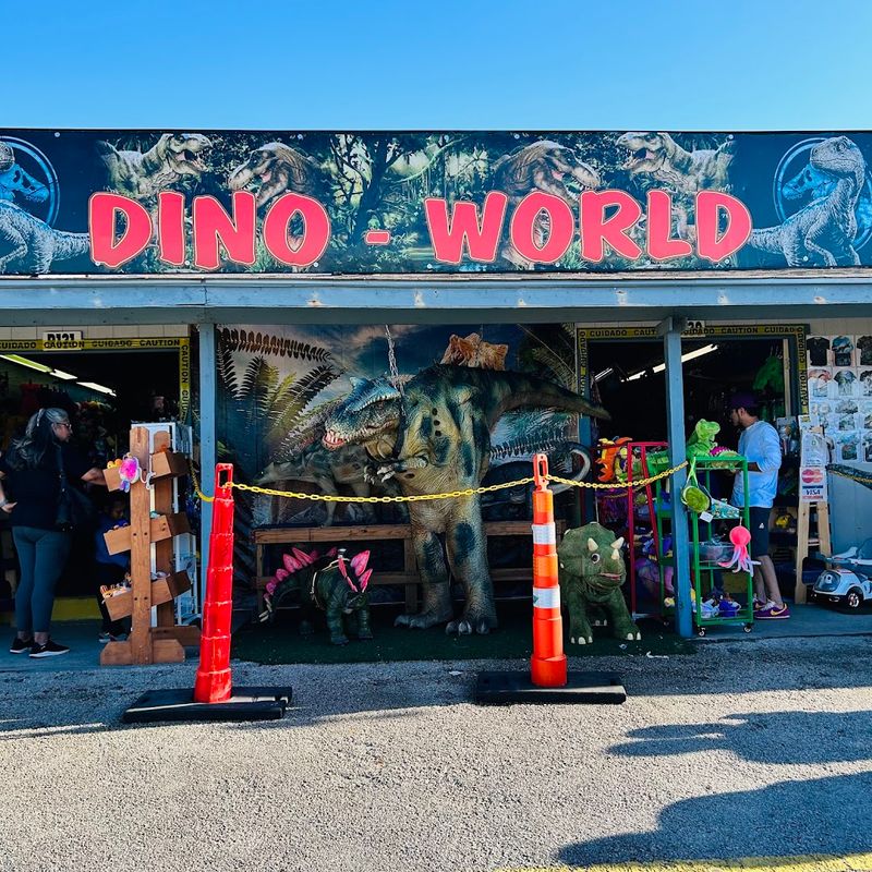 Family Fun and Dino-World Family Fun and Dino-World