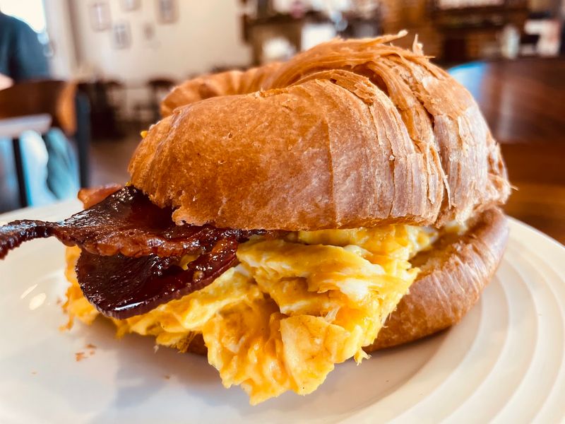Farm-Fresh Eggs That Set The Tone