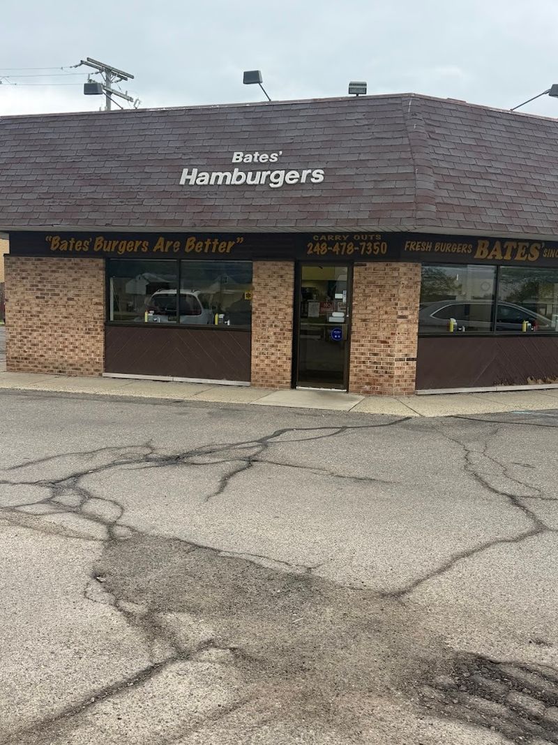 Farmington Hills, Michigan Still Has Room for a Place Like This