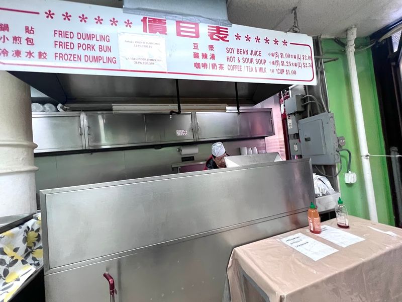 Fast service in a tiny, no-frills space Fast service in a tiny, no-frills space