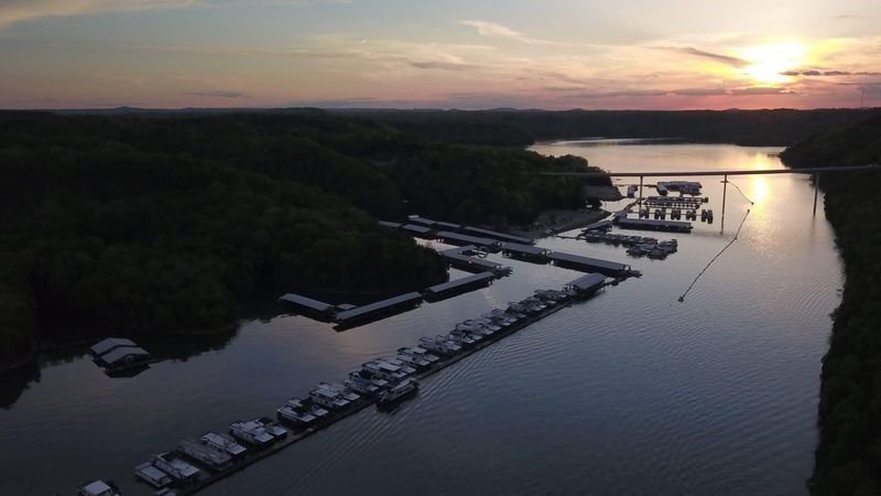 Sunset Marina & Resort – Byrdstown (Dale Hollow Lake)