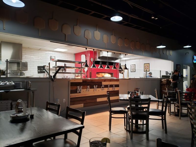 Flo’s Wood Fired Pizzeria — Rockford Flo’s Wood Fired Pizzeria — Rockford