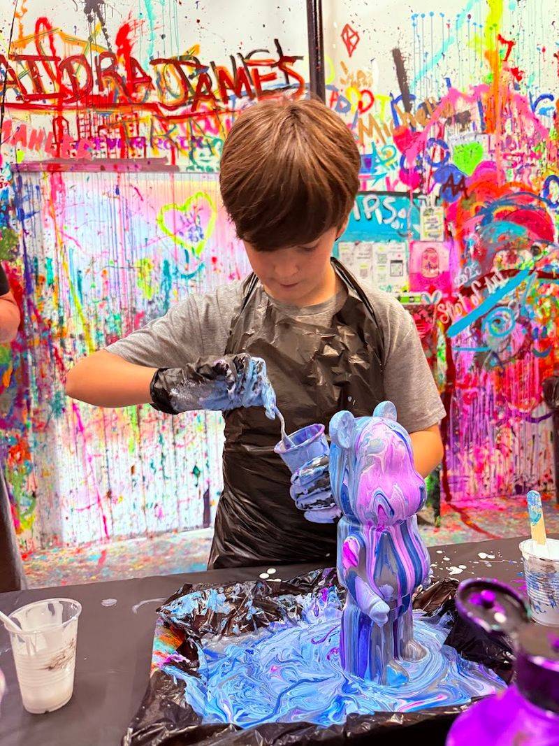 Fluid Bear Art Experience Fluid Bear Art Experience