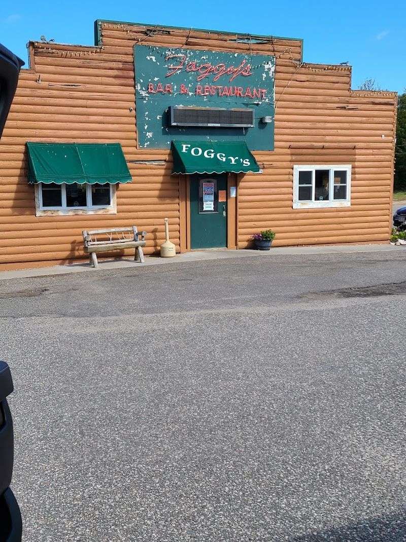 Foggy's Steakhouse & Lounge - Christmas