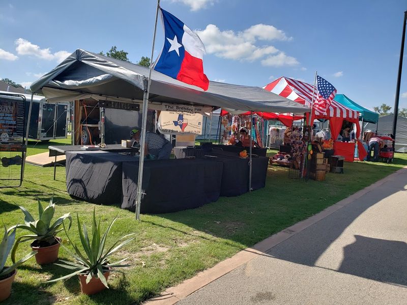 Food Trucks and Treats Keep You Fueled Food Trucks and Treats Keep You Fueled