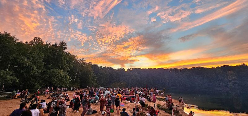 Food, Vendors, and Amenities Make It Easy to Stay All Day