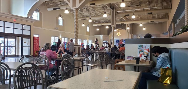 Food and drink options help break up the shopping day