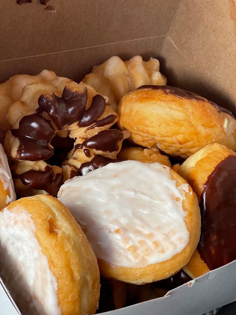 Four Season Donuts - Pennsville