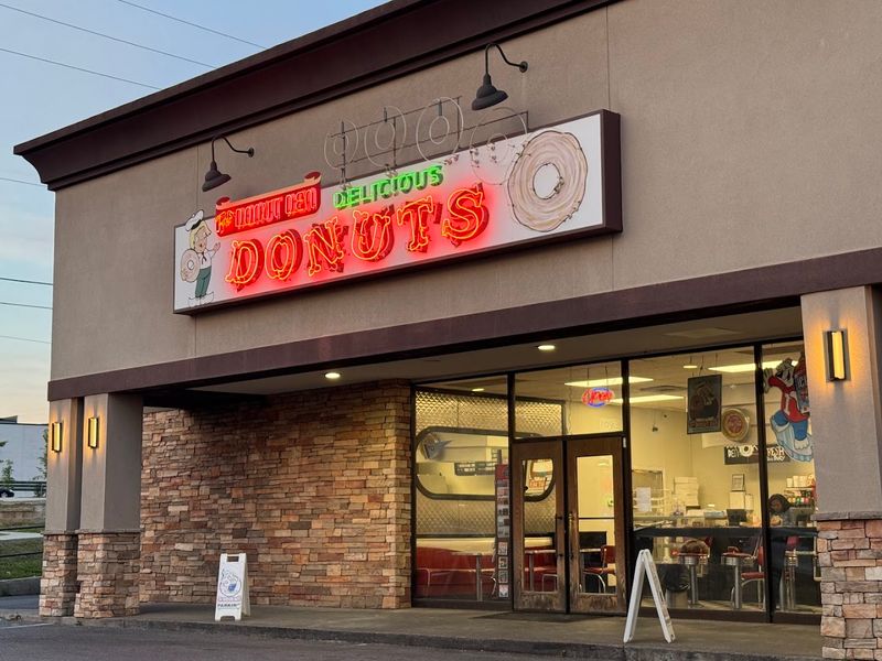 Fox's Donut Den — Nashville Fox's Donut Den — Nashville