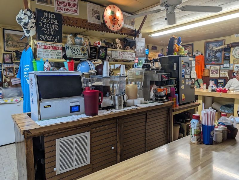 Friendly Service Makes First-Timers Feel Like Locals Friendly Service Makes First-Timers Feel Like Locals