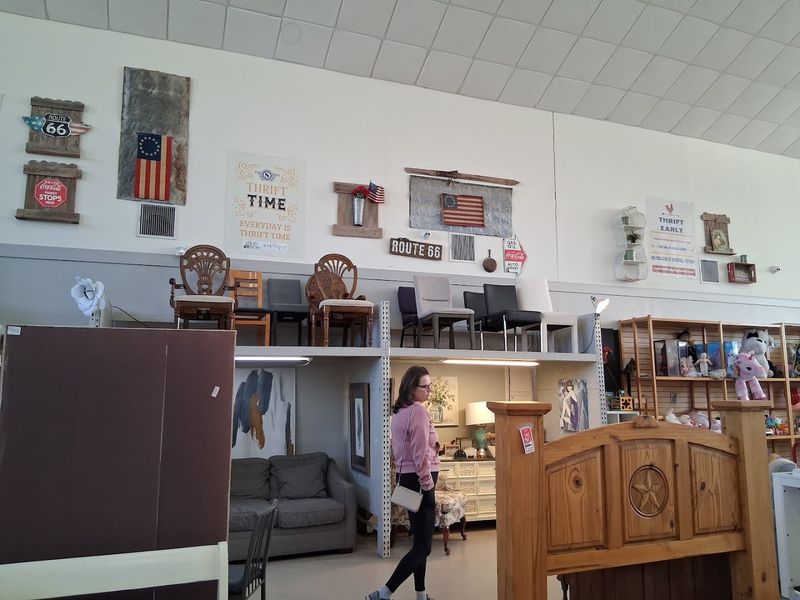 Friendly Staff Create Welcoming Shopping Atmosphere