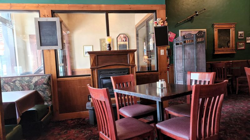 Gatsby’s Seafood & Steakhouse