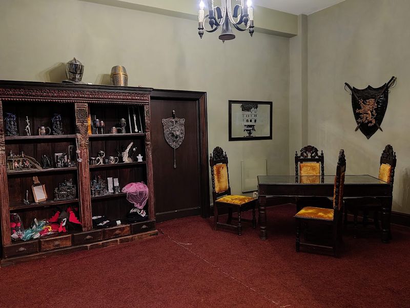 Ghost Hunting Extras Keep the Tour Playful Ghost Hunting Extras Keep the Tour Playful