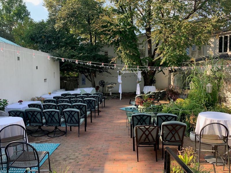 Gracie’s 21st Century Cafe