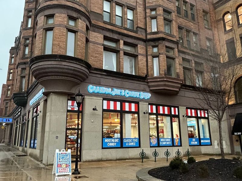 Grandpa Joe’s Candy Shop - York