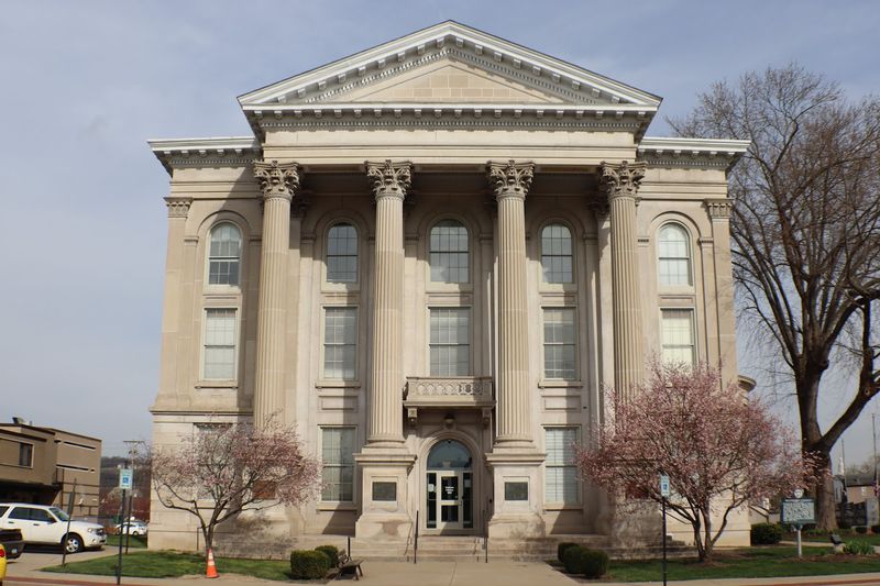 Dearborn County Courthouse (Lawrenceburg)