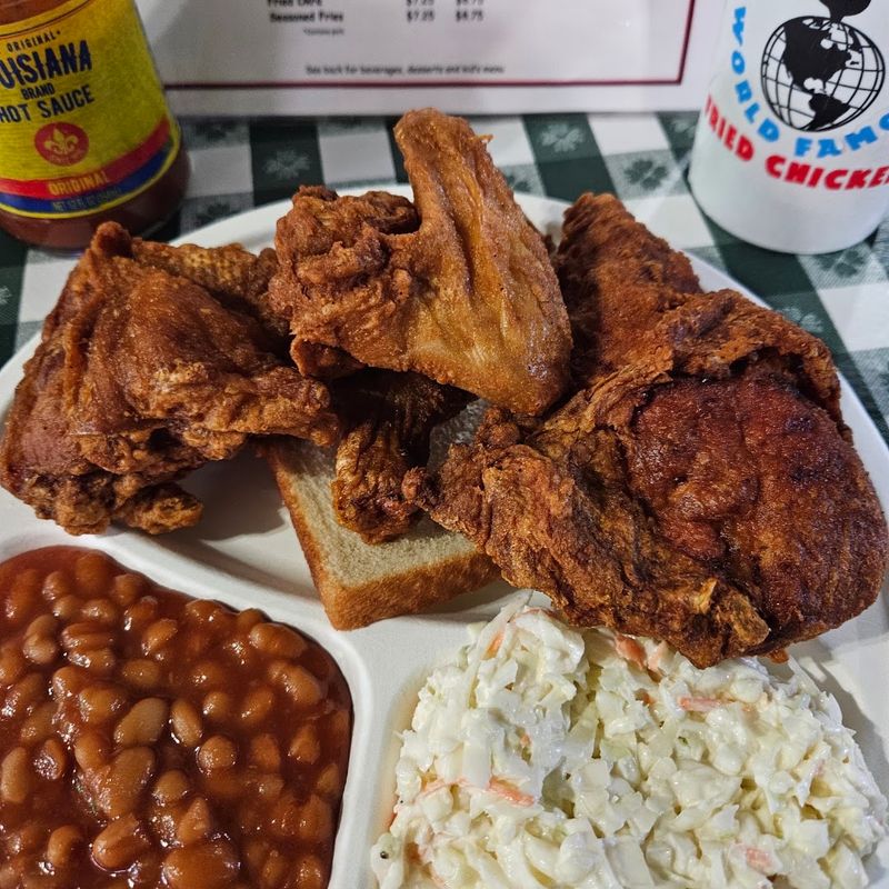 Gus's World Famous Fried Chicken – Memphis (Spicy fried chicken) Gus's World Famous Fried Chicken – Memphis (Spicy fried chicken)