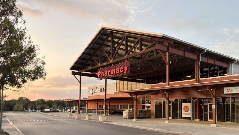 H-E-B Plus! (San Antonio) H-E-B Plus! (San Antonio)