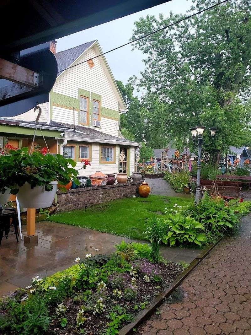 The Side Streets, Porches, and Shop Windows Do the Heavy Lifting