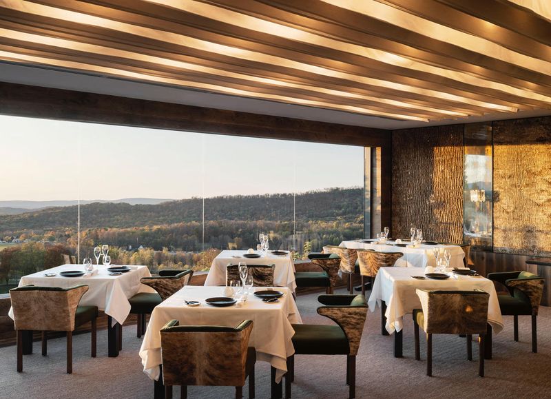 Hamburg and the Sussex Skylands - Restaurant Latour Hamburg and the Sussex Skylands - Restaurant Latour