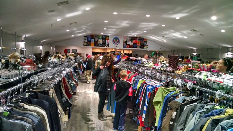 Handpicked Vintage Clothing, Brand Names, Shoes, and Accessories Span Decades of Style Handpicked Vintage Clothing, Brand Names, Shoes, and Accessories Span Decades of Style