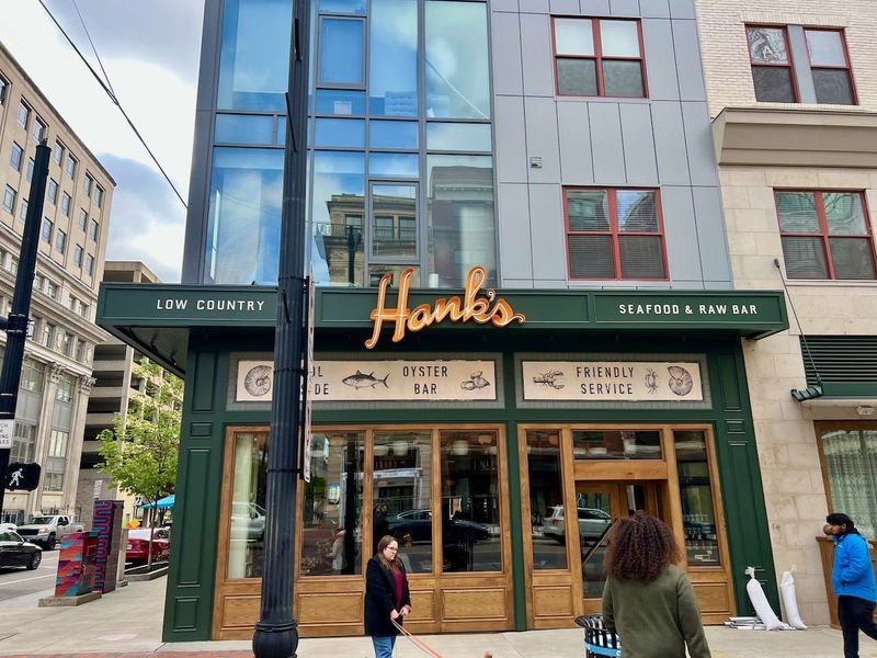 Hank’s Low Country Seafood & Raw Bar, Columbus