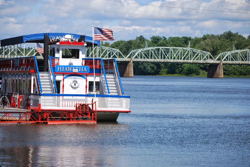 Hiawatha Paddlewheel Riverboat Hiawatha Paddlewheel Riverboat
