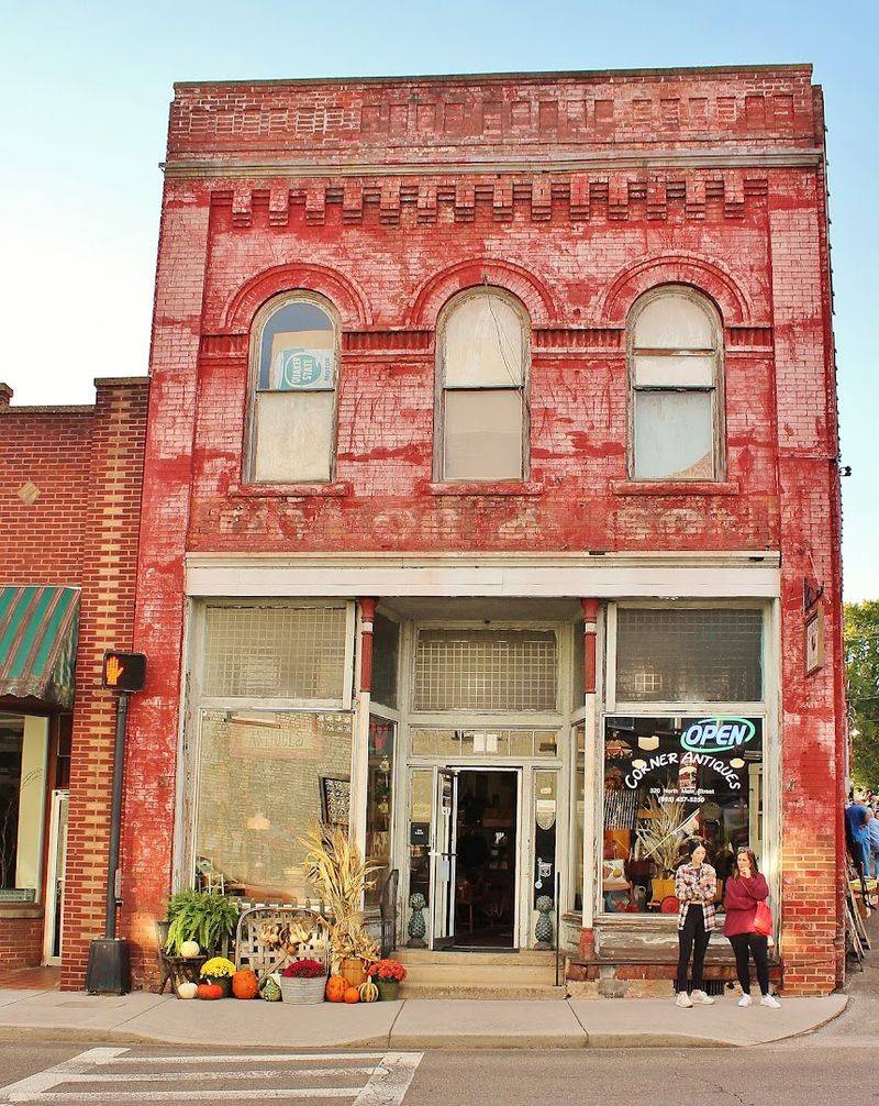 Historic Clinton Antiques