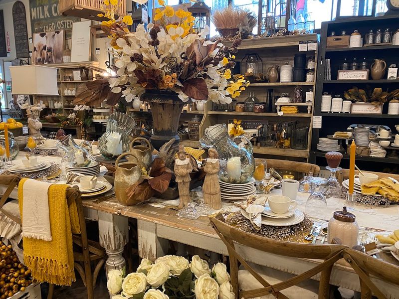 Home decor with a polished Amish Country feel Home decor with a polished Amish Country feel