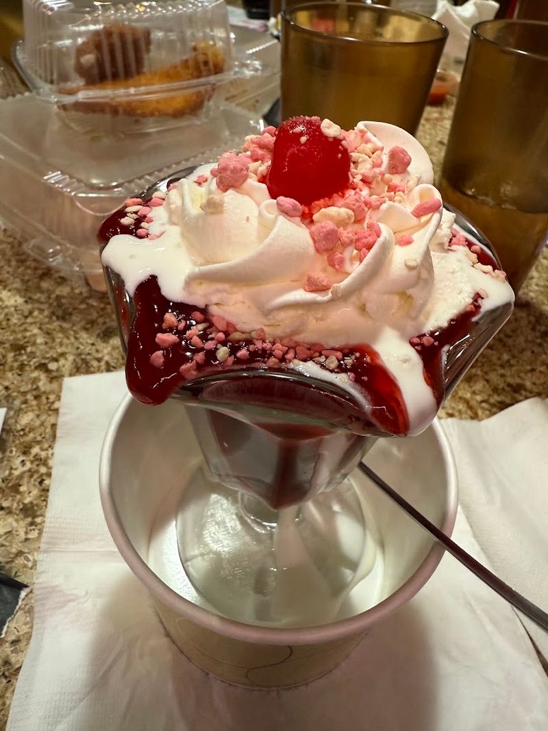 Homemade Ice Cream Keeps the Original Sweet Shop Spirit Alive Homemade Ice Cream Keeps the Original Sweet Shop Spirit Alive
