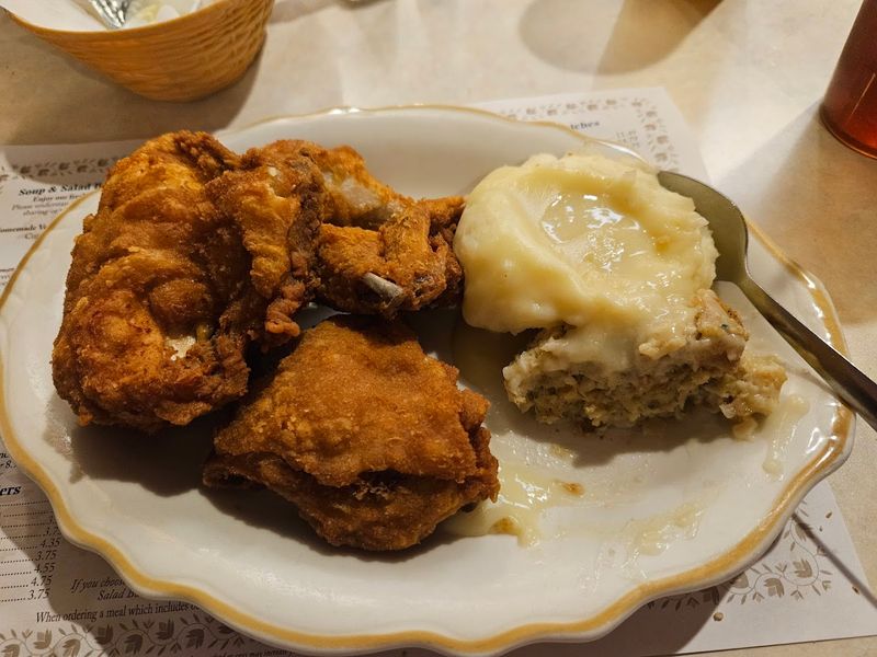 Homestyle chicken, burgers, and the meals that feel truly filling