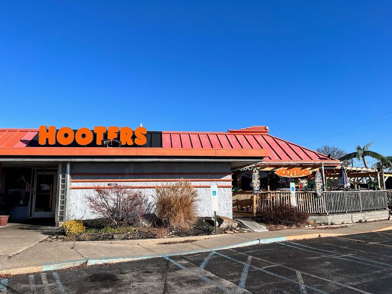 Hooters Hooters