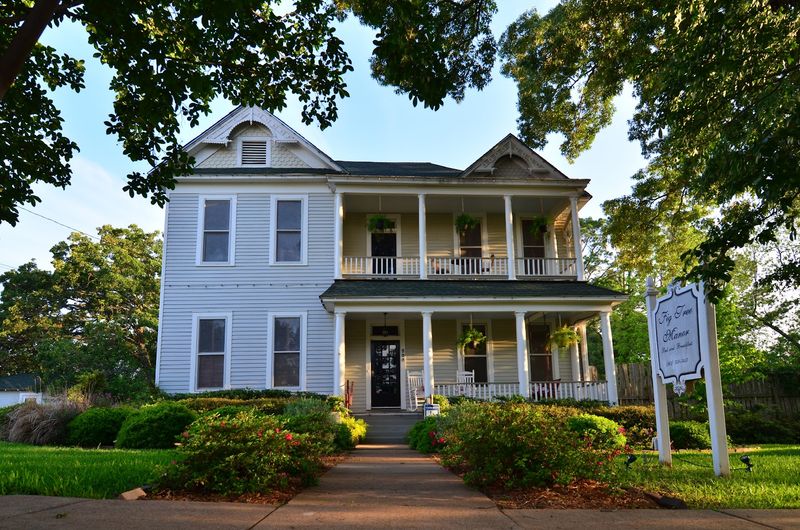 Housing Prices That Actually Make Sense Housing Prices That Actually Make Sense