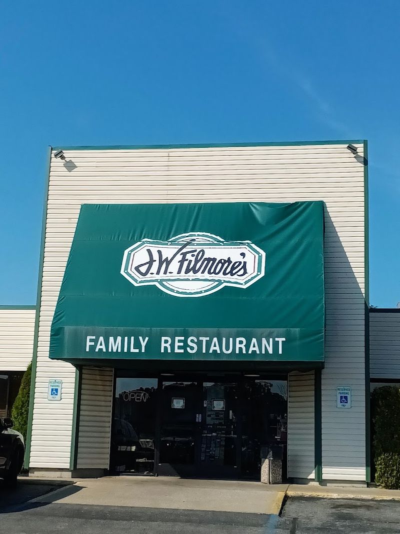 How Michigan Seasons Shape the Experience at This Petoskey Staple How Michigan Seasons Shape the Experience at This Petoskey Staple