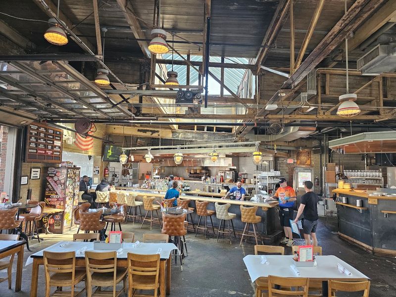 How the Energy of the Room Sets the Meal Apart How the Energy of the Room Sets the Meal Apart