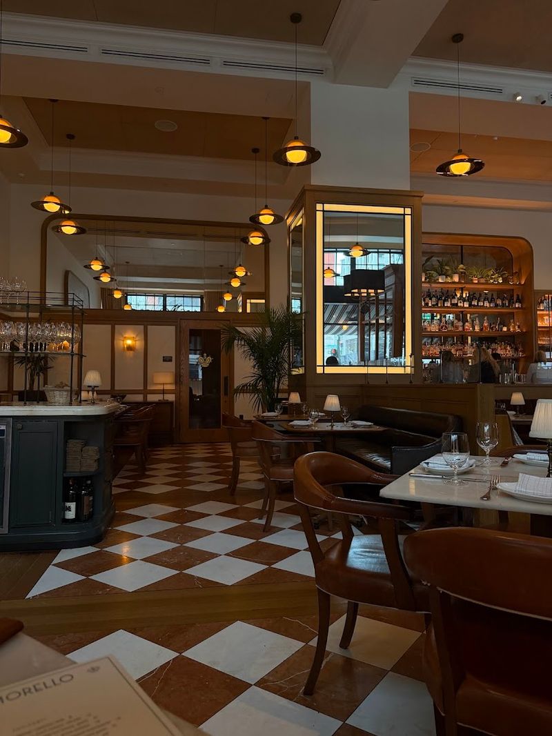 How to Actually Get a Table and Make the Most of Your Visit