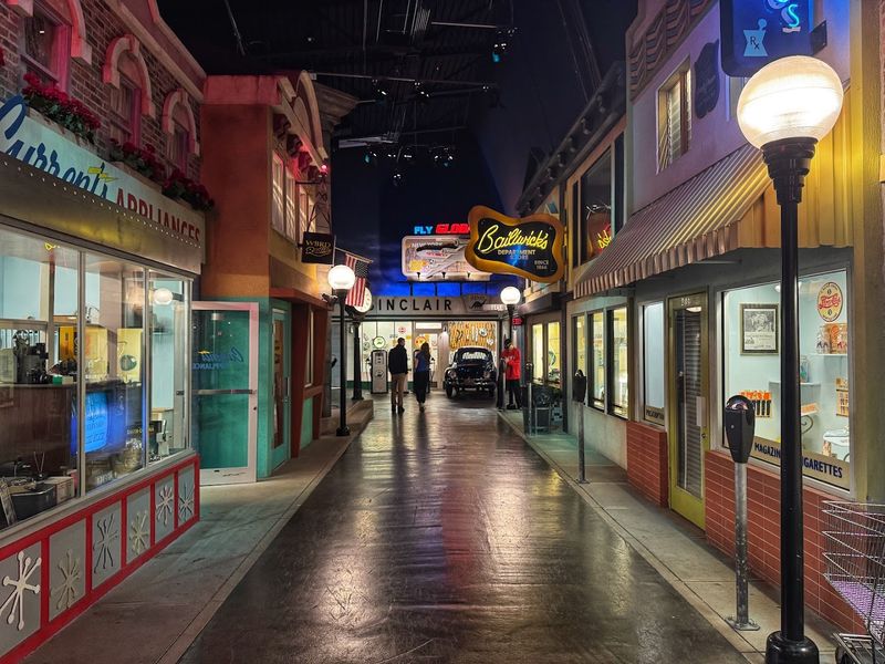 How to plan a full day at COSI