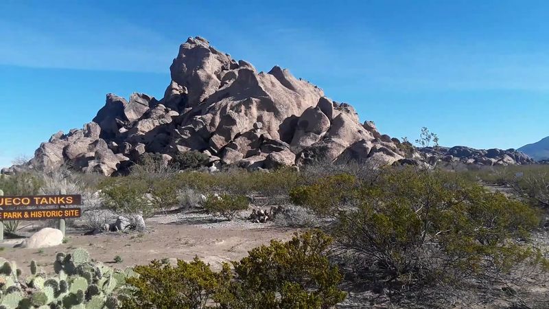 Hueco Tanks State Park and Historic Site (El Paso)