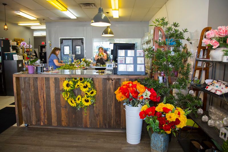Huisman Flowers — Holland / Grand Haven Huisman Flowers — Holland / Grand Haven