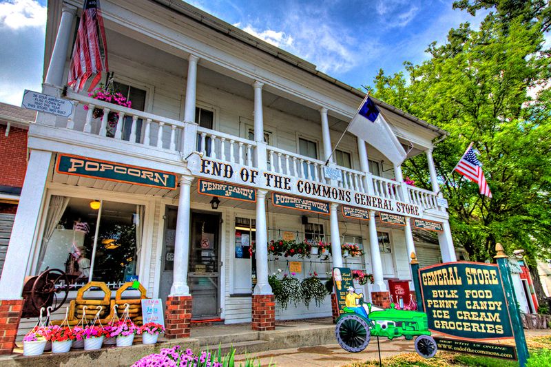 It Captures the Spirit of Mesopotamia’s Amish Country Setting