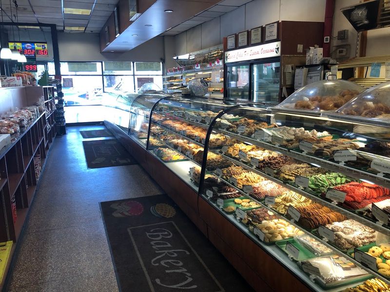 Italian Peoples Bakery — Trenton