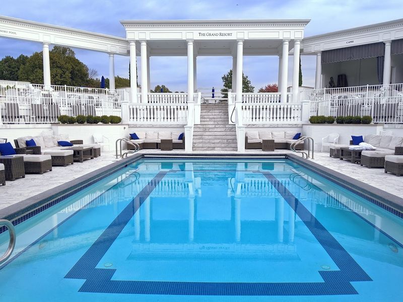 Its location makes a quick Ohio getaway easy