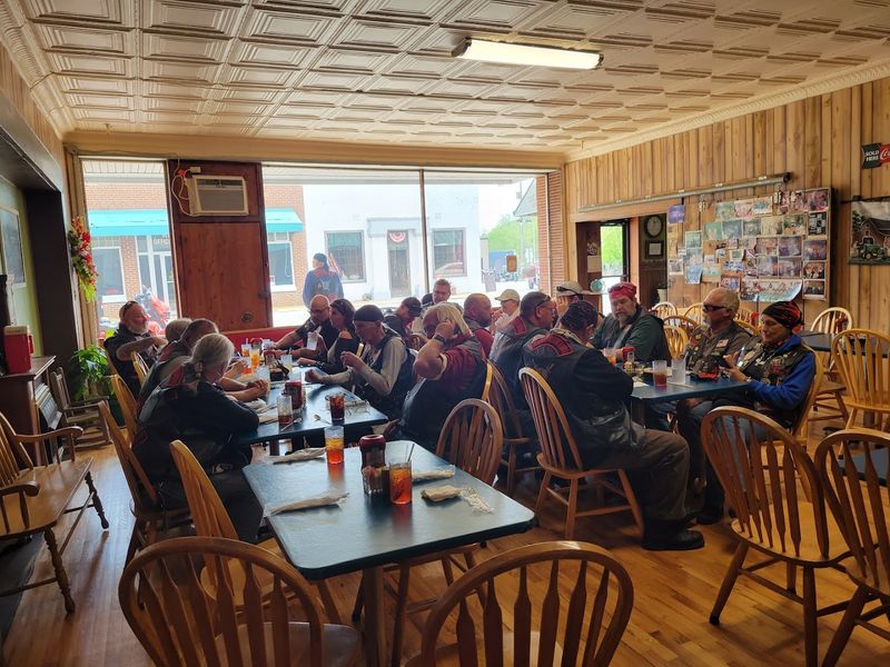 Dixie Cafe – Byrdstown Dixie Cafe – Byrdstown