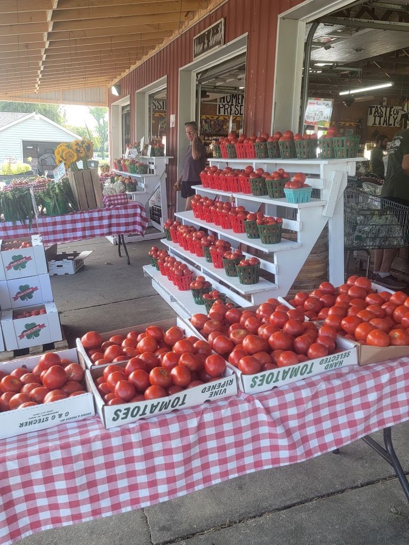 Jersey Tomatoes, Peaches, and Seasonal Produce Fill the Market Jersey Tomatoes, Peaches, and Seasonal Produce Fill the Market